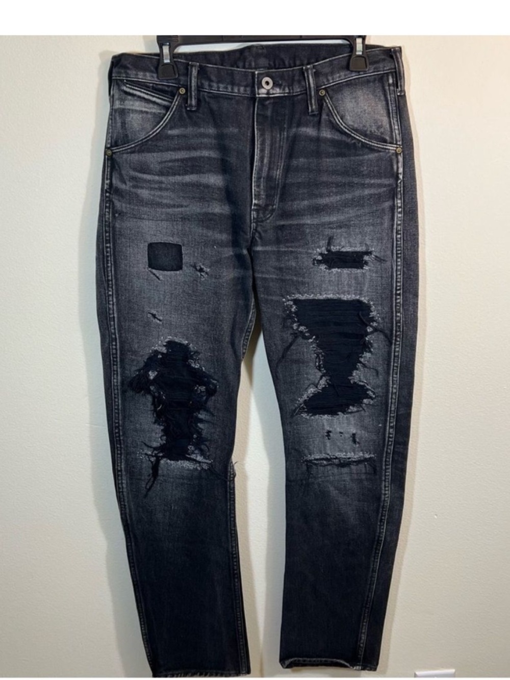 NWT Japanese Denim Shuttle
Notes Black Distressed Jeans
32x30